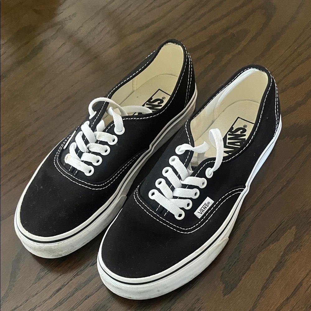 Vans Men's Black and White Canvas Sneakers